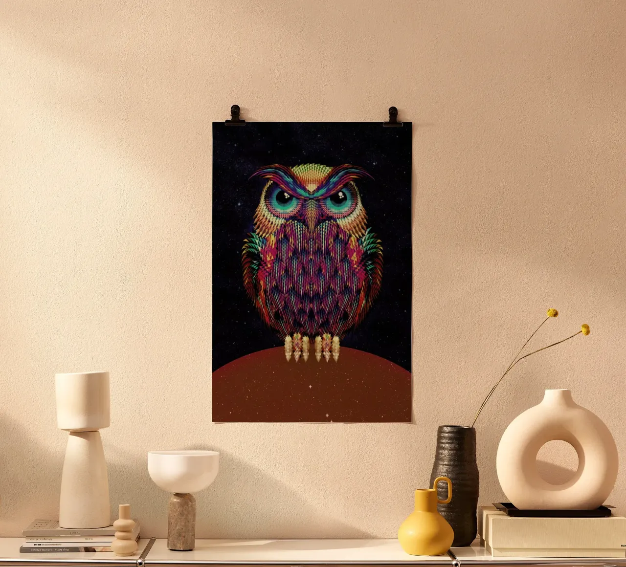 Owl 2 poster con telaio in plastica da Ali Gulec