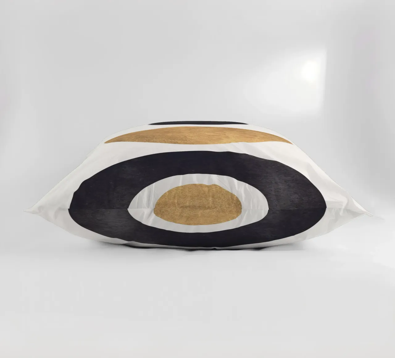 Forme geometriche - minimalismo in oro e nero cuscino da Whole©