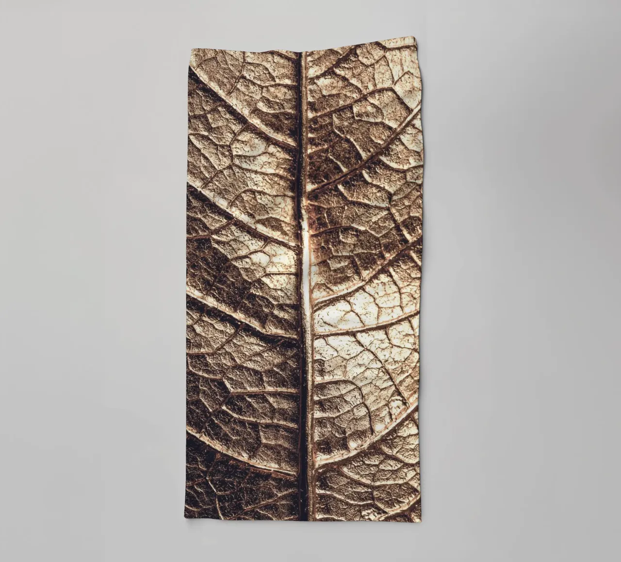 Golden leaf - natural texture in metallic look towel by Whole©