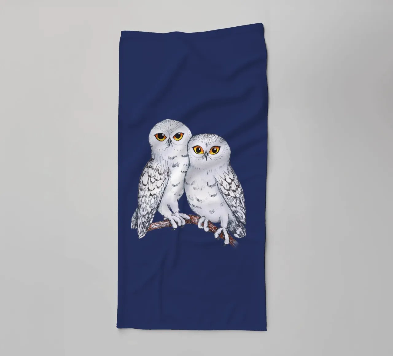 Twee mooie sneeuwuilen badhanddoek van BwiseLizzy