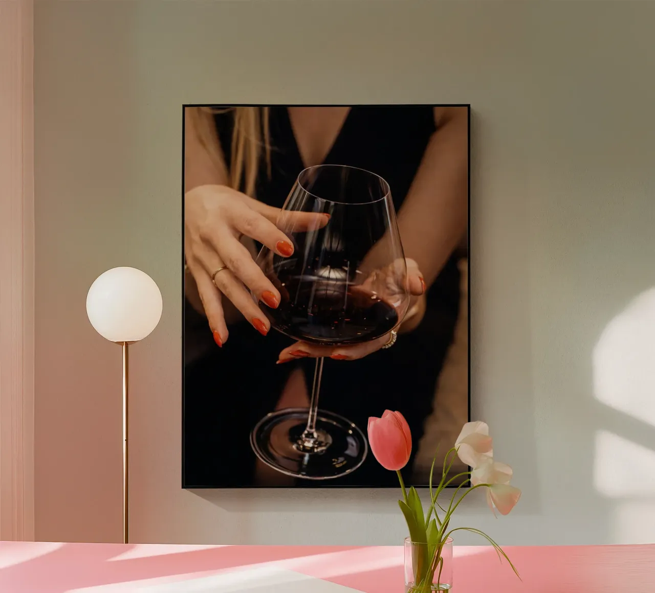 ragazza e vetro plexiglass da raflessia