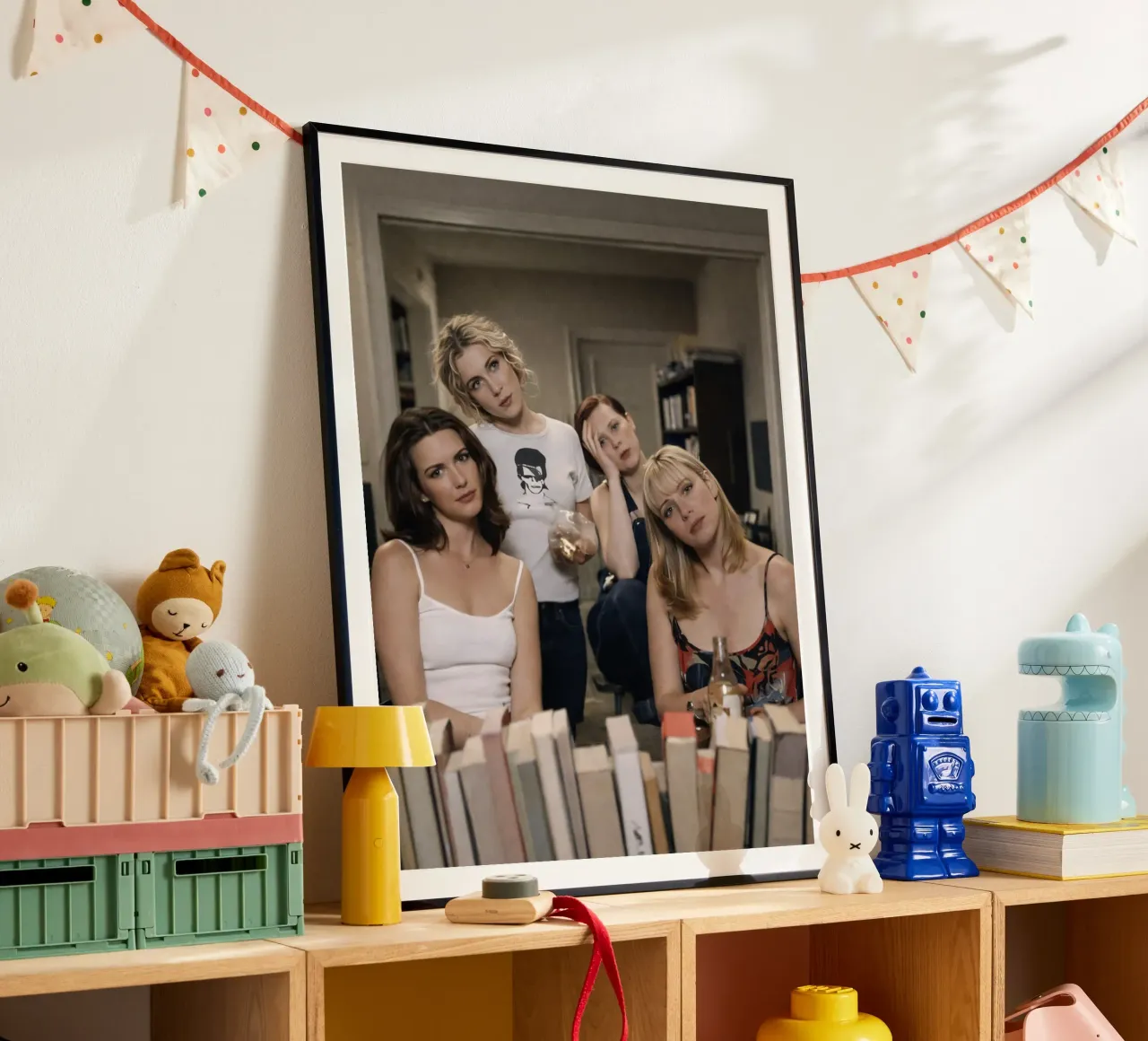 donne e specchio poster da raflessia