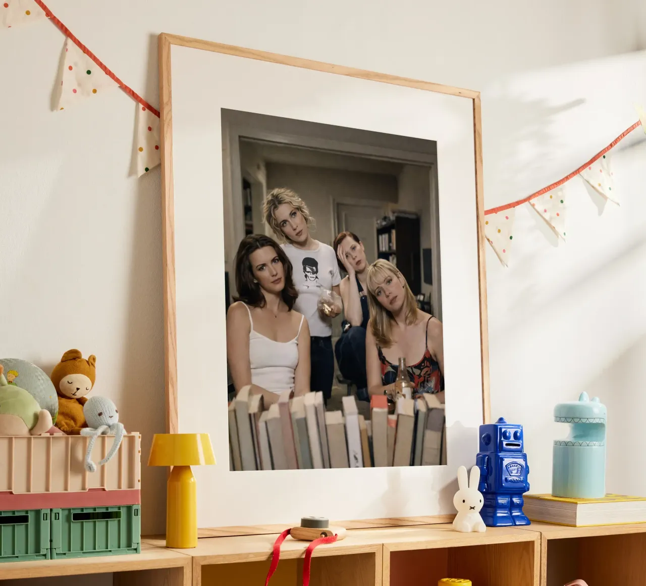 donne e specchio poster da raflessia