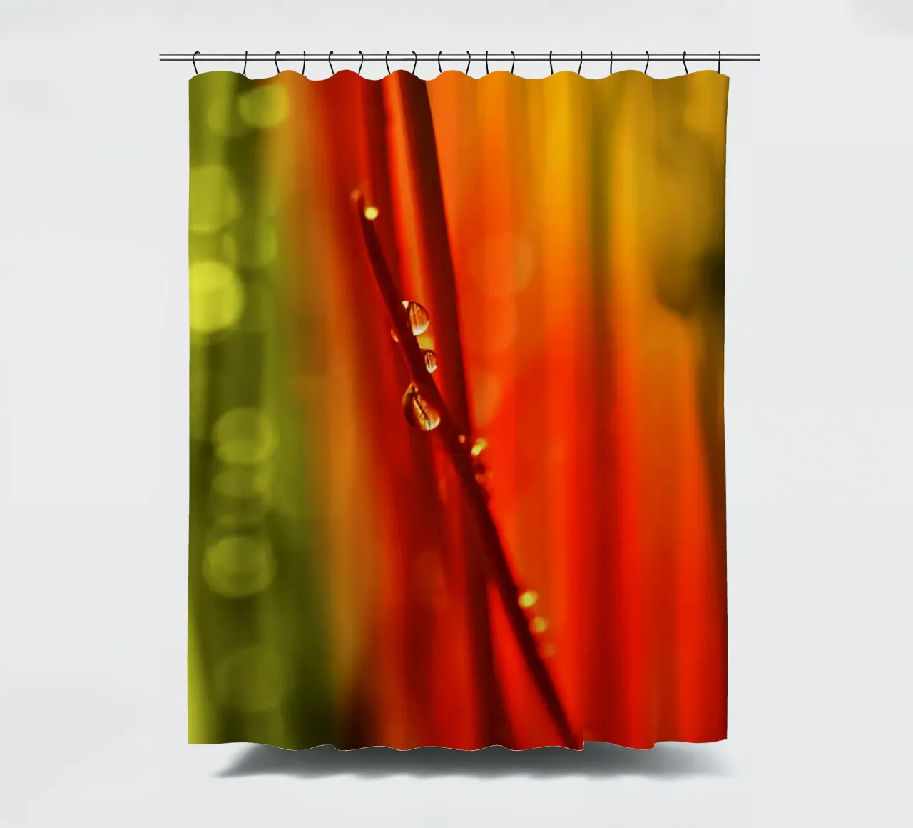 Wassertropfen Duschvorhang von Atteloi Fotografie