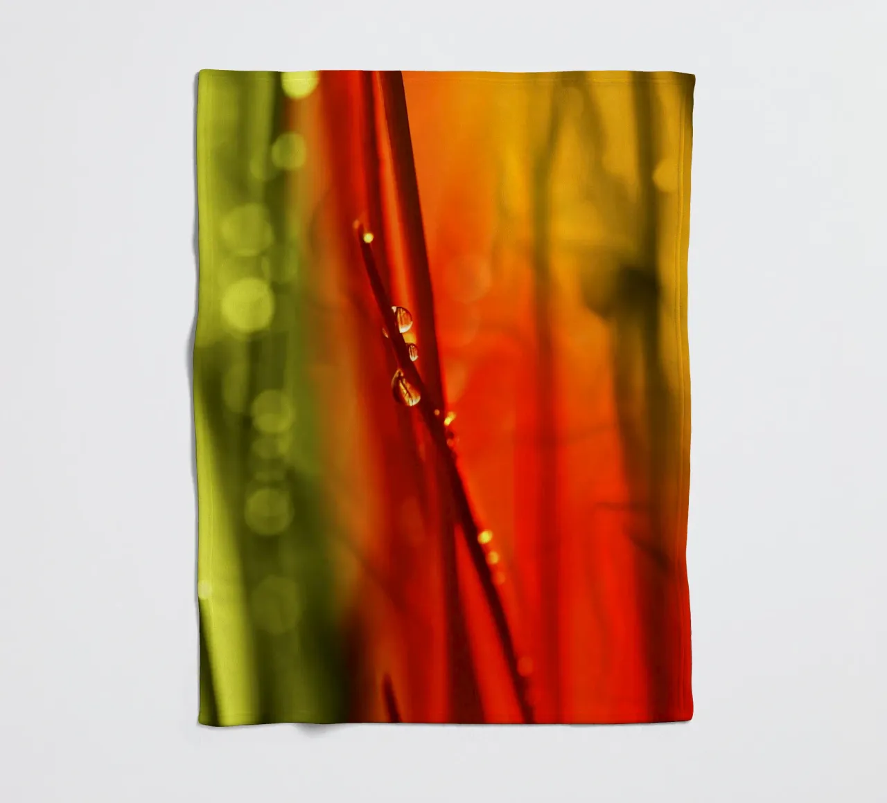 Wassertropfen Fleecedecke von Atteloi Fotografie