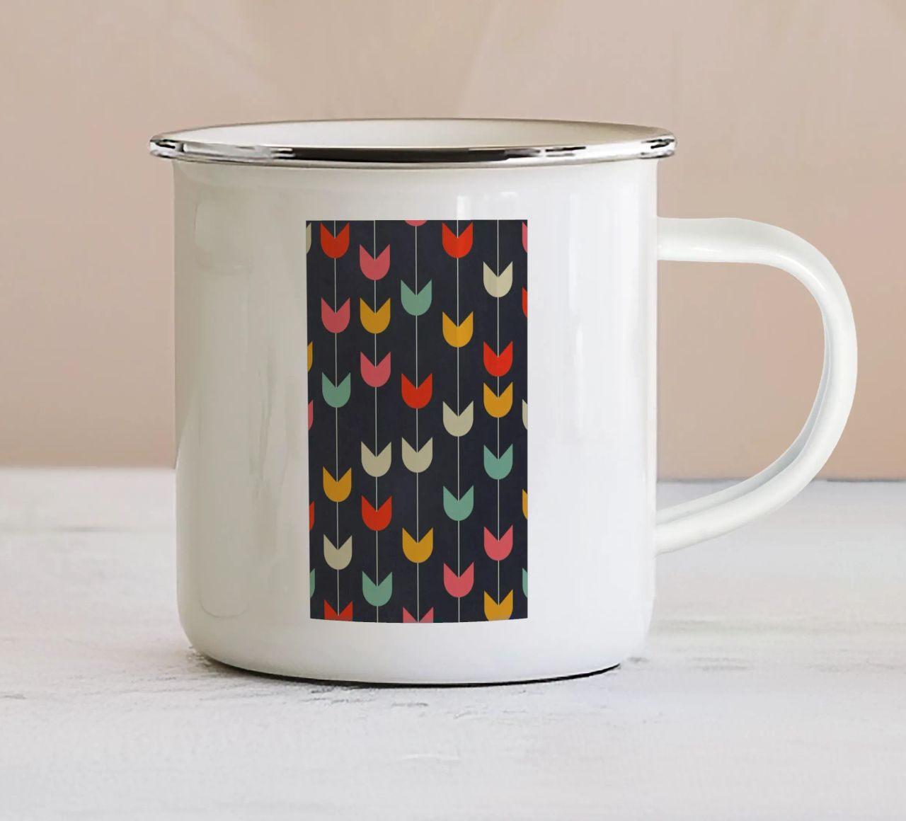 Tulips tazza in smalto da Tracie Andrews