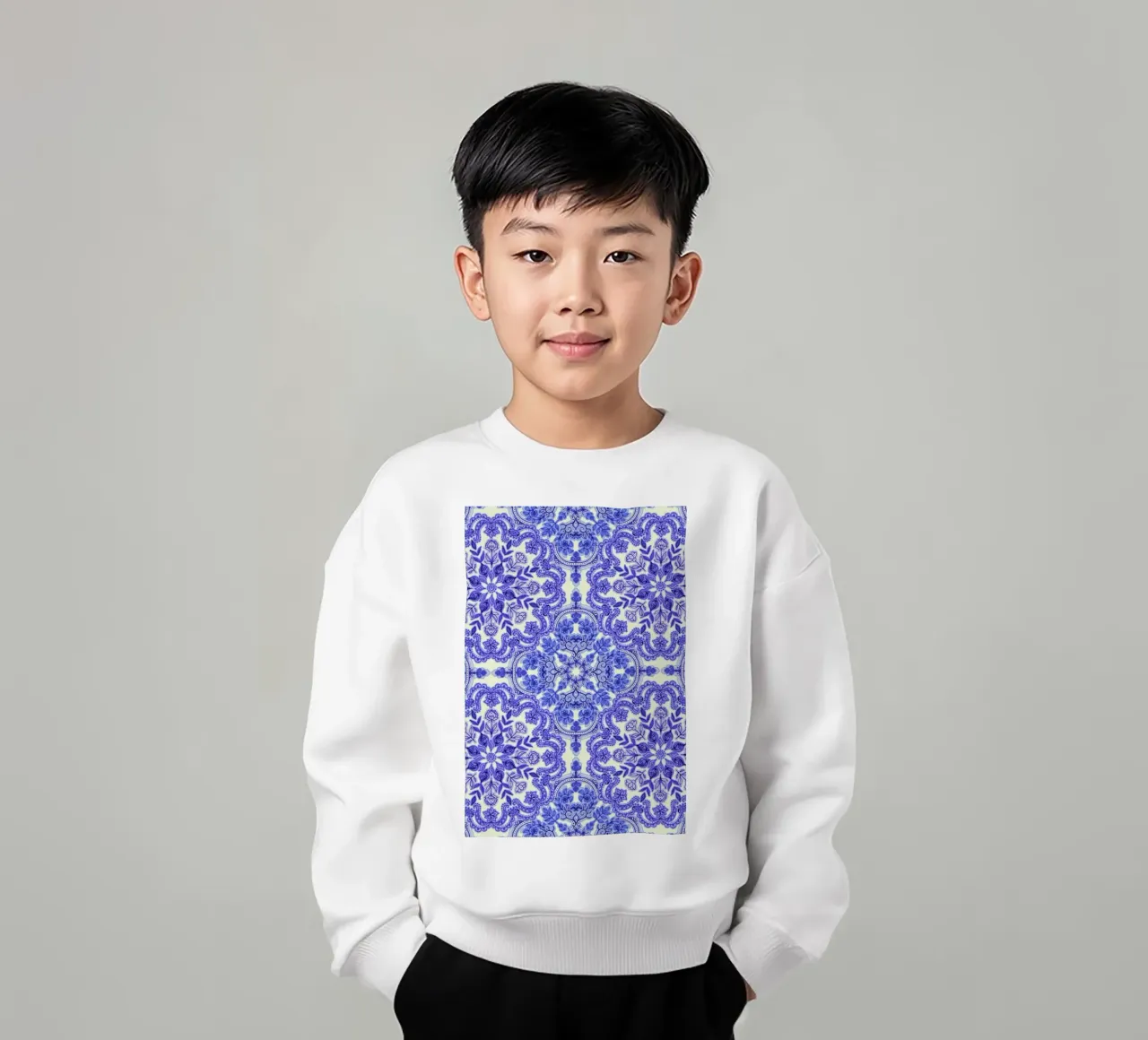 Blue & White Folk Art Pattern felpa bambino da Micklyn Le Feuvre