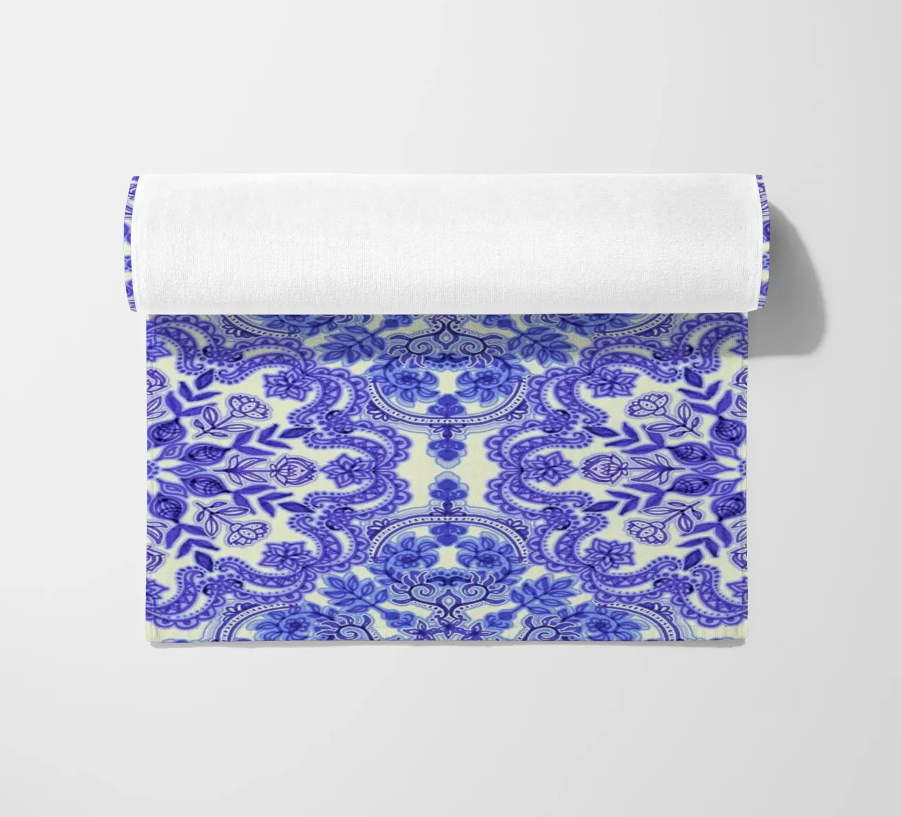 Blue & White Folk Art Pattern telo mare da Micklyn Le Feuvre