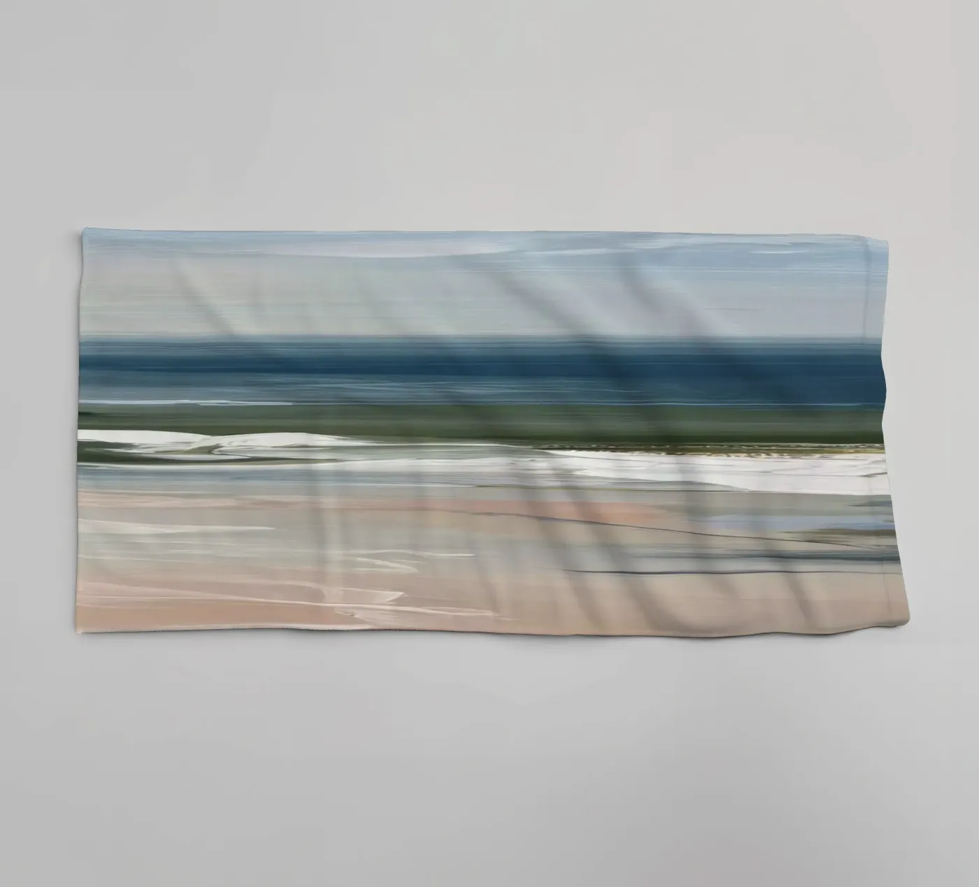 Ruhe an der Küste Handtuch von M.A.Z.U.N.