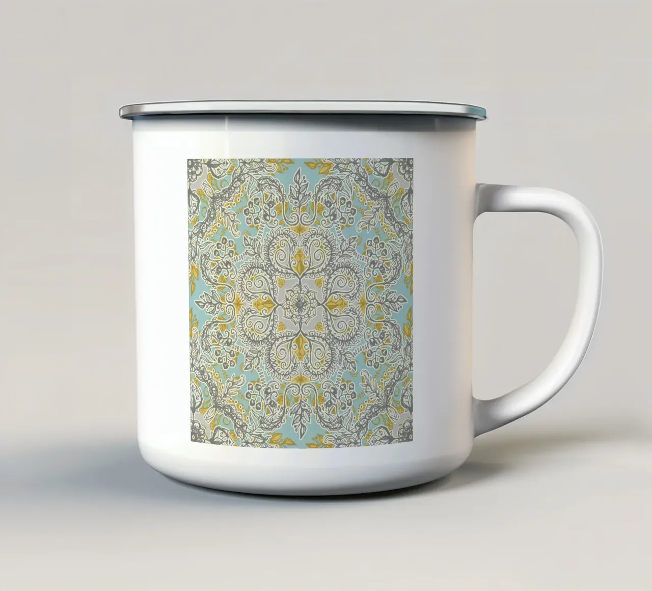 Gypsy Floral tazza in smalto da Micklyn Le Feuvre
