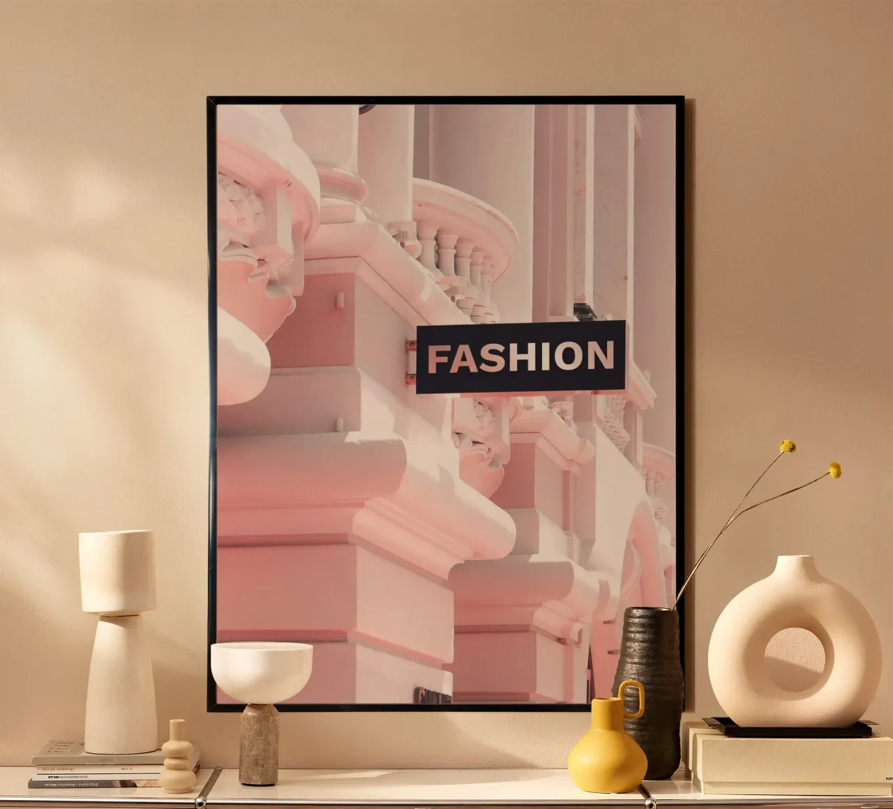 Icona di moda - Arte della moda urbana poster con telaio in alluminio da Whole©