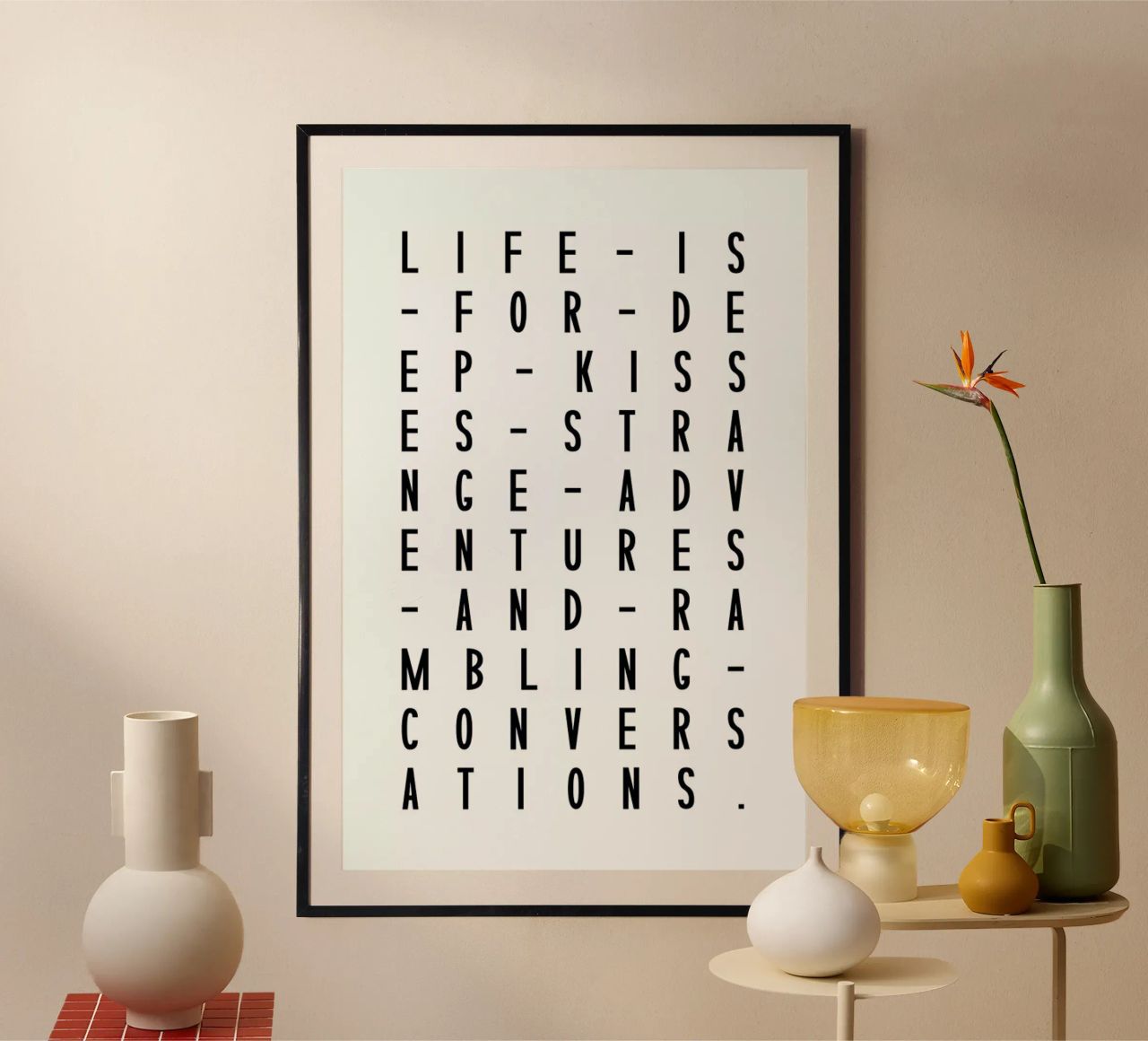 Life Is For Deep Kisses poster de Honeymoon Hotel