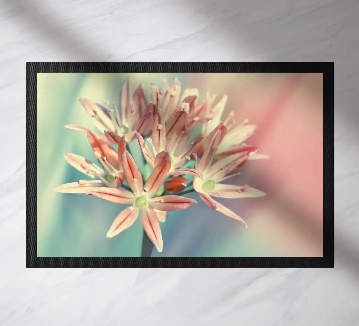 pastel bloom Fußmatte von Atteloi Fotografie
