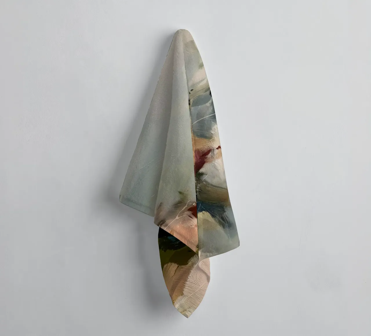 Between Layers Handtuch von M.A.Z.U.N.