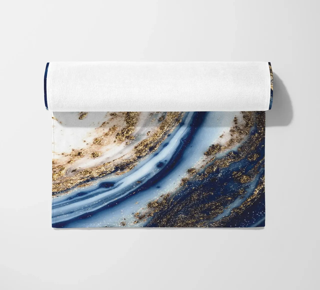 Abstraktes Kunstwerk in Blau und Gold Strandtuch von Whole©