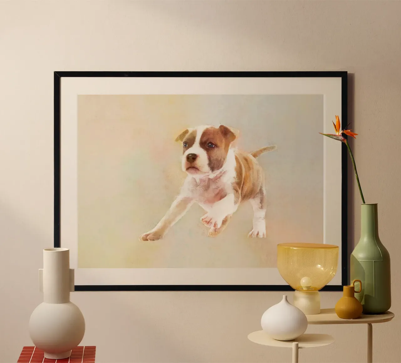 Un cucciolo giocoso in azione poster con telaio in alluminio da Artascy Art