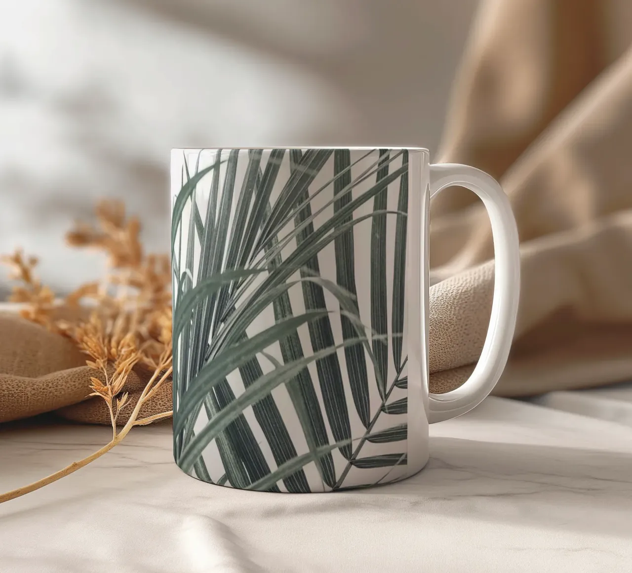 Palmenblätter Kunst – Tropisches Naturdesign Keramik Tasse von Whole©