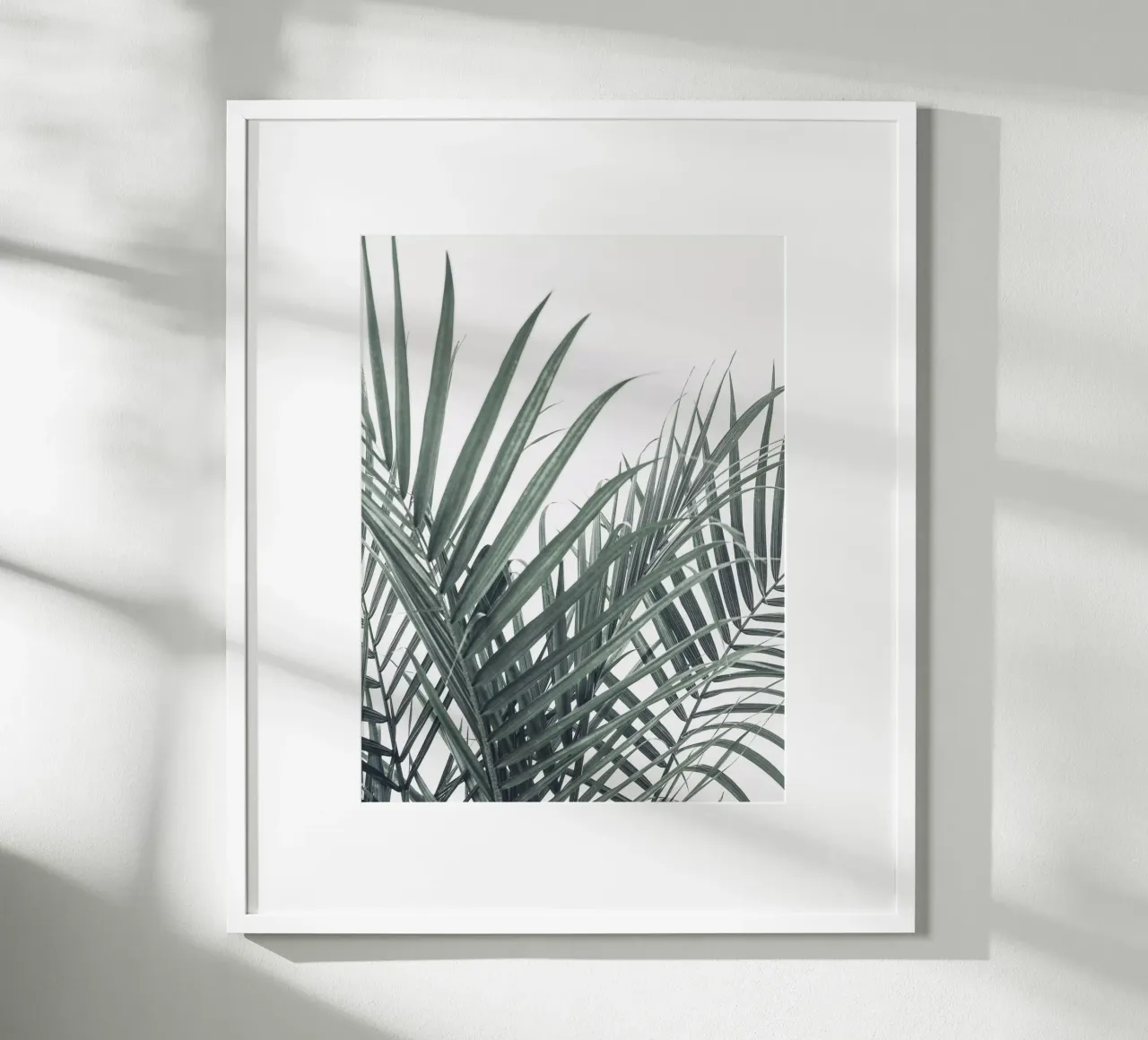 Palmenblätter Kunst – Tropisches Naturdesign Poster von Whole©