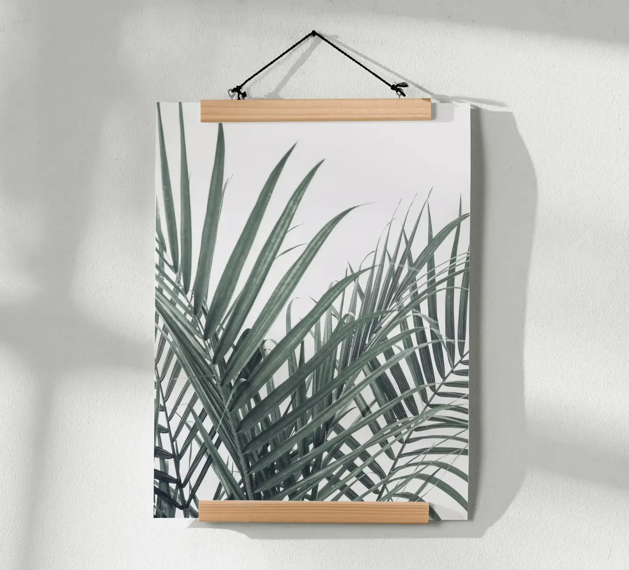 Palmenblätter Kunst – Tropisches Naturdesign Poster von Whole©