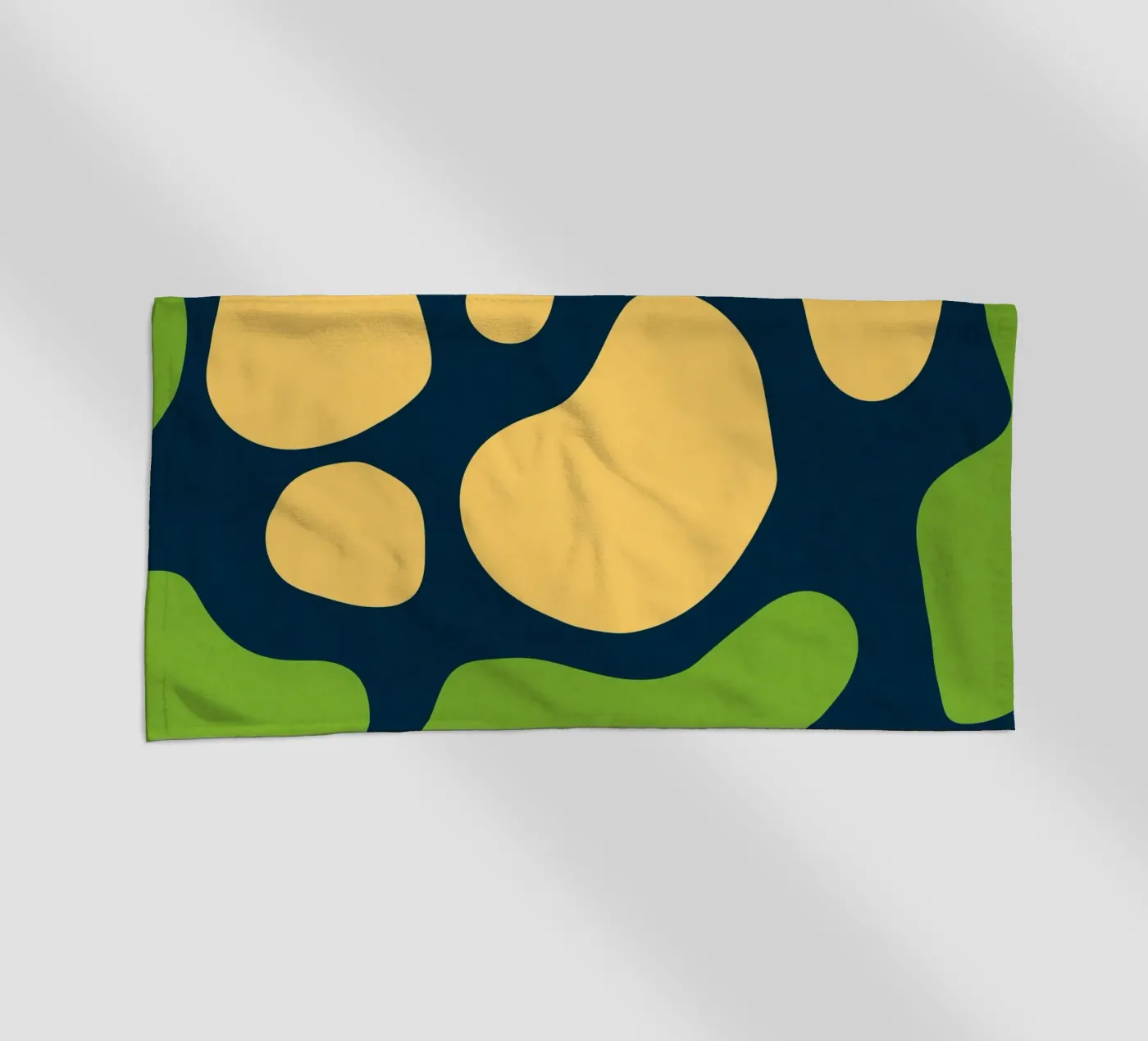 V85 Strandtuch von shellybremmer -swirls