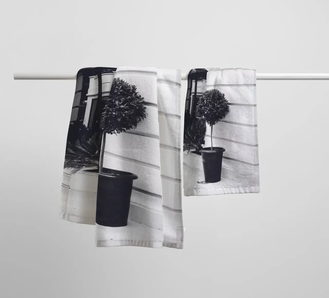 Arte dell'architettura di moda in bianco e nero - ispirato alla moda asciugamano da bagno da Whole©