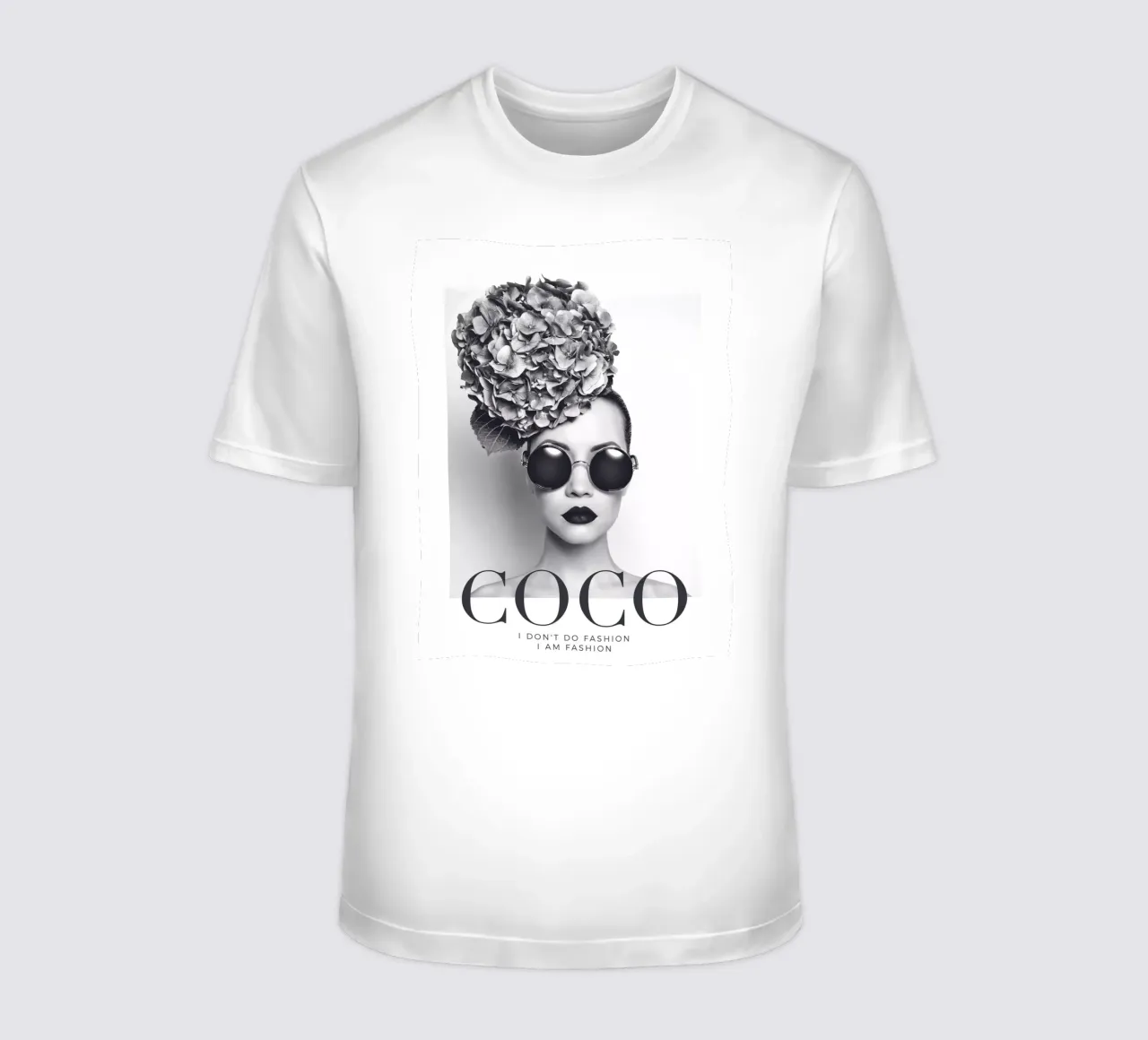 Arte della moda in bianco e nero - Coco Fashion Statement t-shirt da Whole©