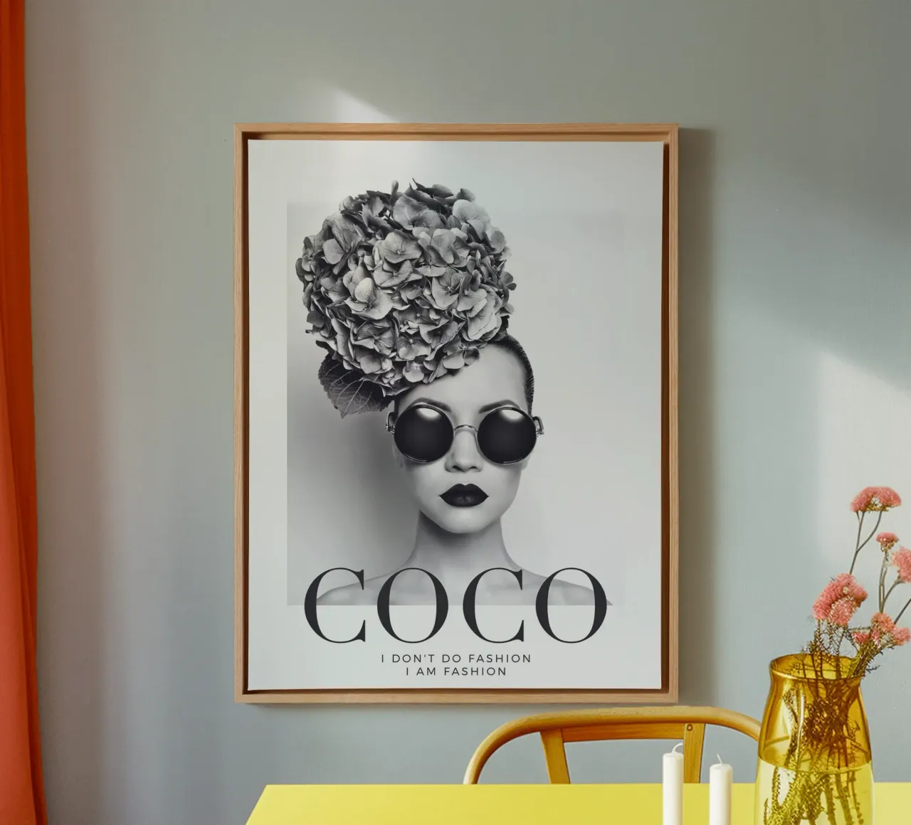 Zwart-wit modekunst - Coco Fashion Statement canvas met Baklijst van Whole©