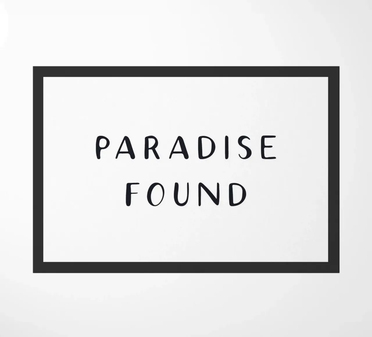 Paradise Found - Design tipografico minimalista zerbino da Whole©