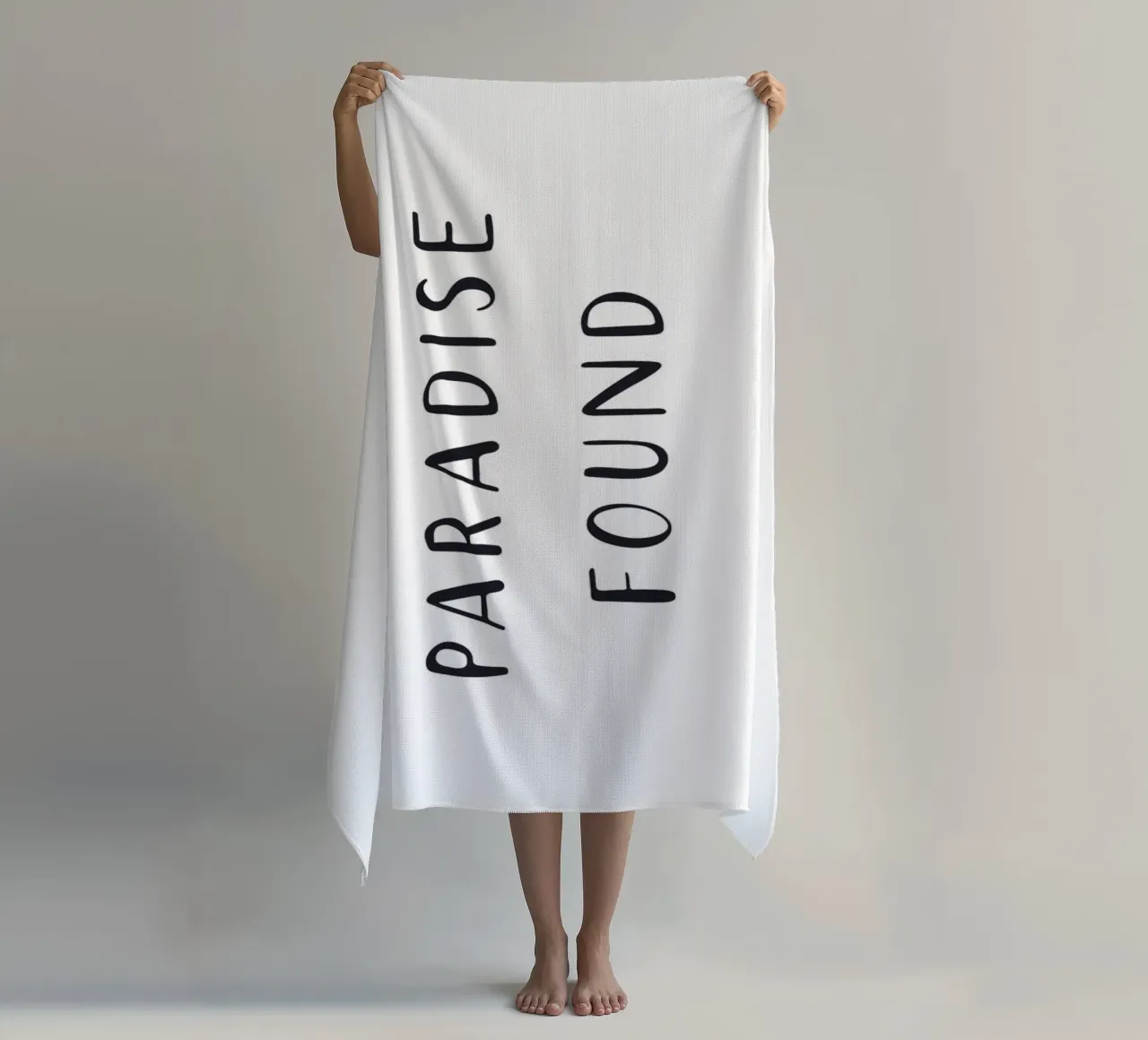 Paradise Found - Design tipografico minimalista telo mare da Whole©