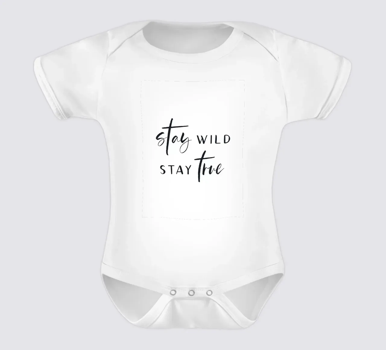 Stay Wild, Stay True - Design tipografico d'ispirazione body neonato maniche corte da Whole©
