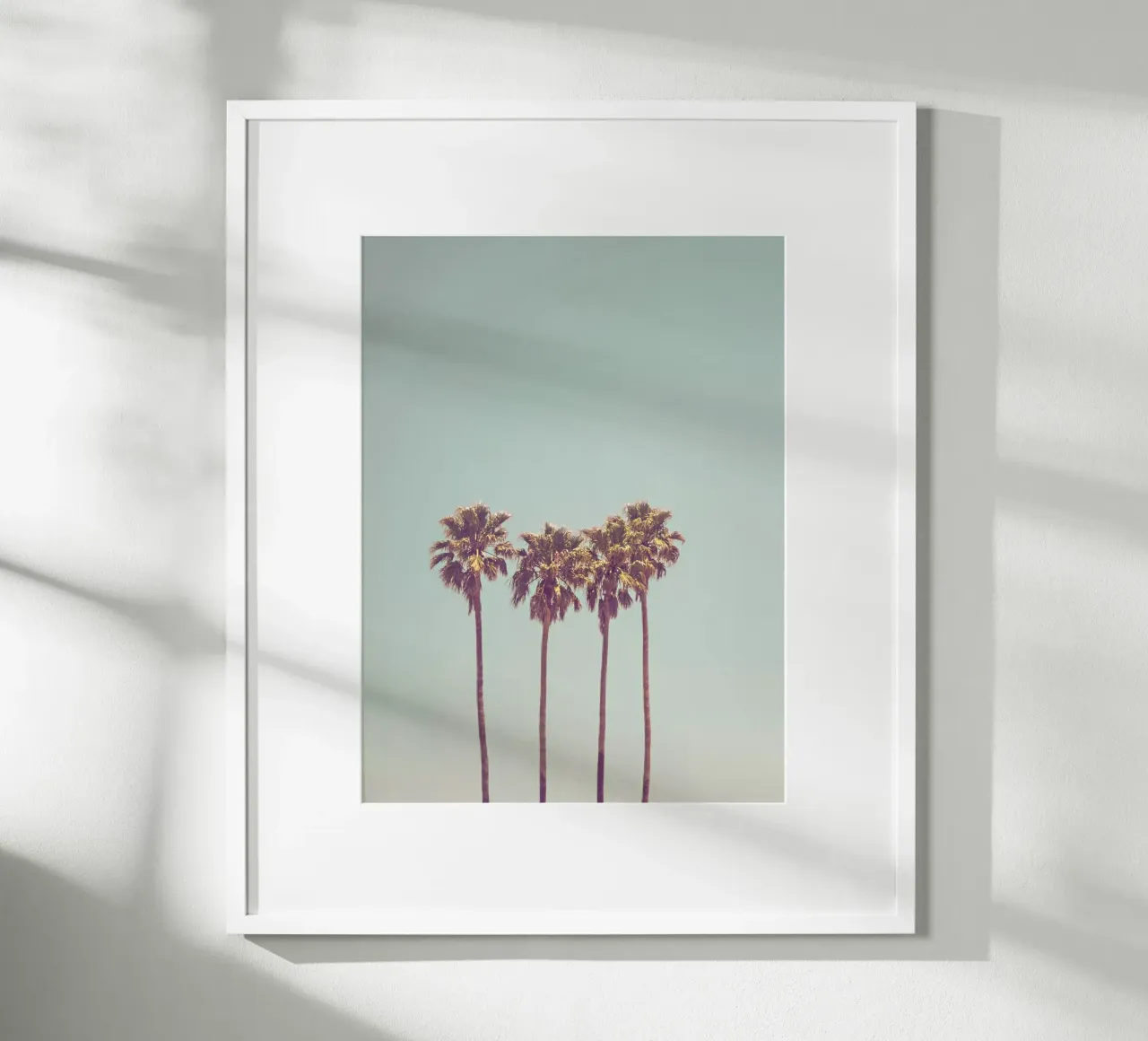 Minimalist palm art - retro summer vibes hahnemühle by Whole©