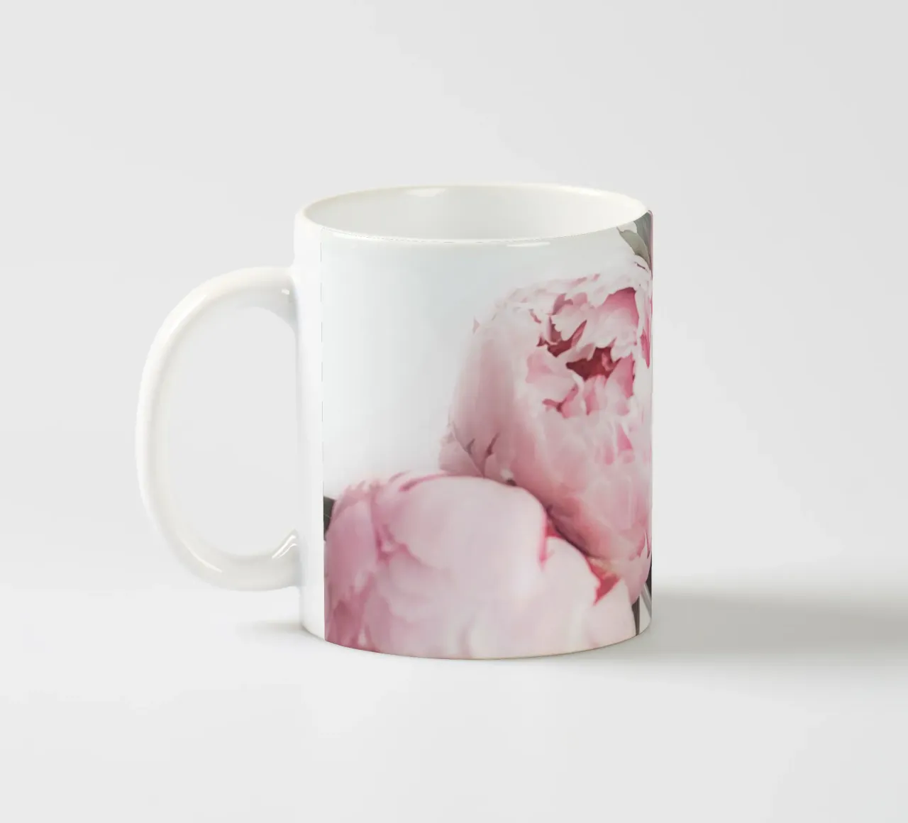 Romantiche peonie - Delicato splendore floreale tazza in ceramica da Whole©