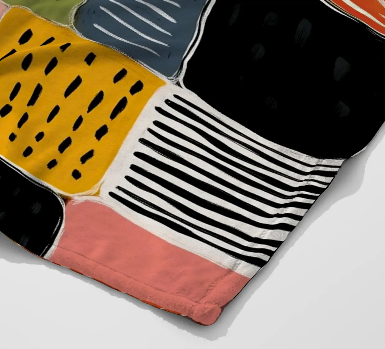 Playful Patchwork Fleecedecke von Sienna Atelier