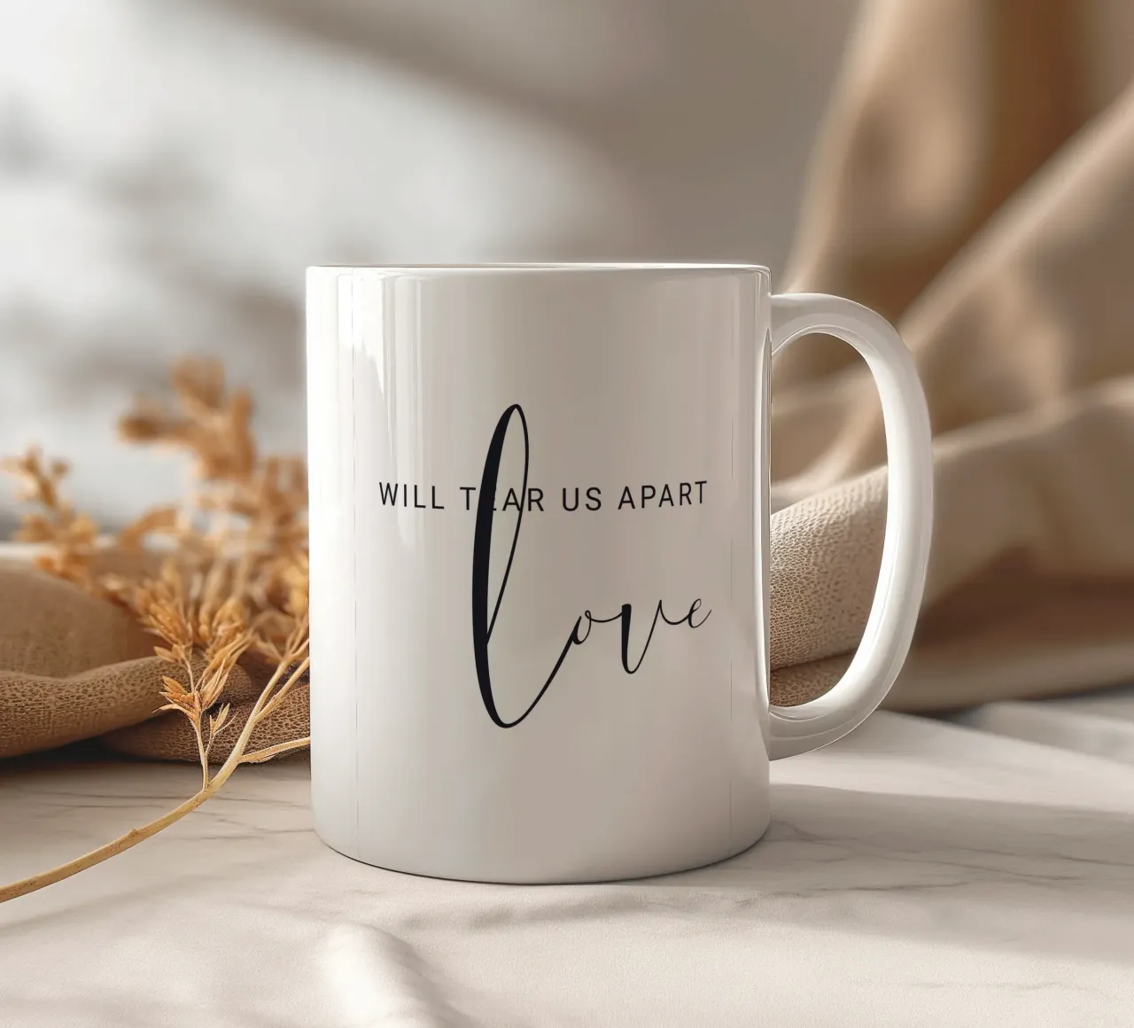 Tipografia moderna: amore e perdita nel design tazza in ceramica da Whole©