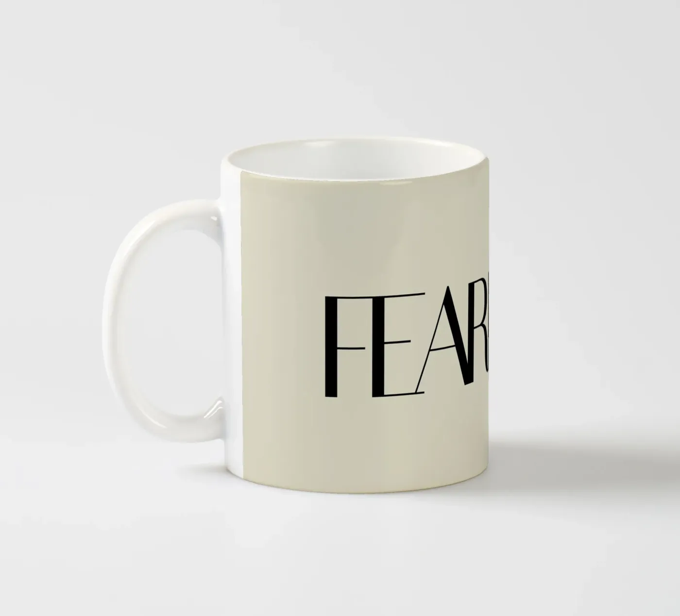 Fearless. mug en céramique de They Call Me Juja