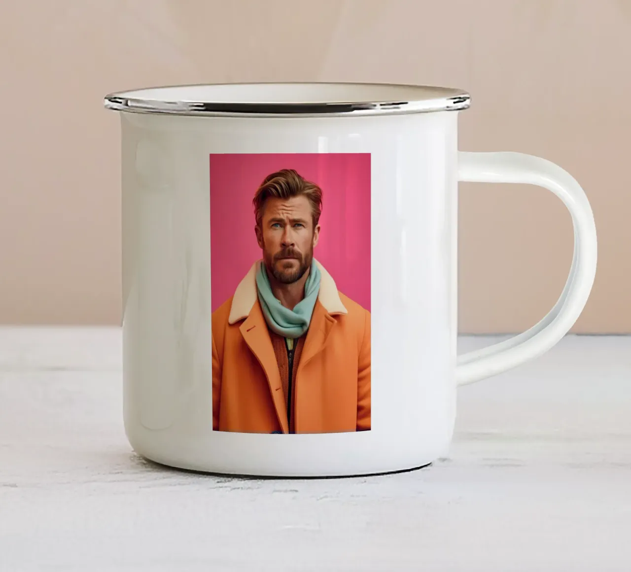 Chris Hemsworth Fashion Art tazza in smalto da Lootprint