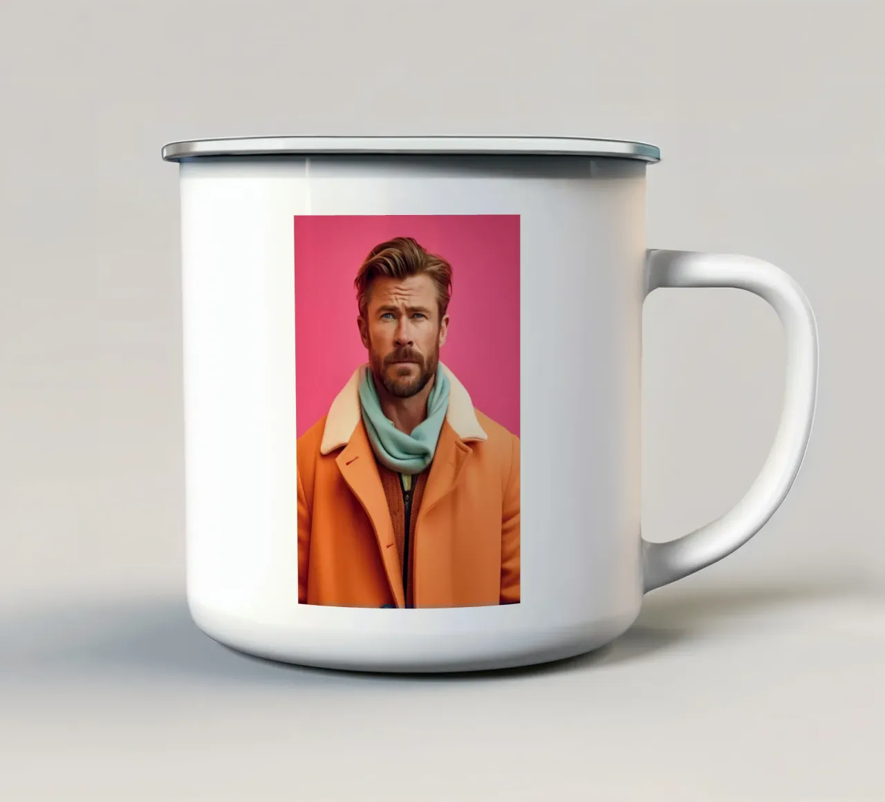 Chris Hemsworth Fashion Art tazza in smalto da Lootprint