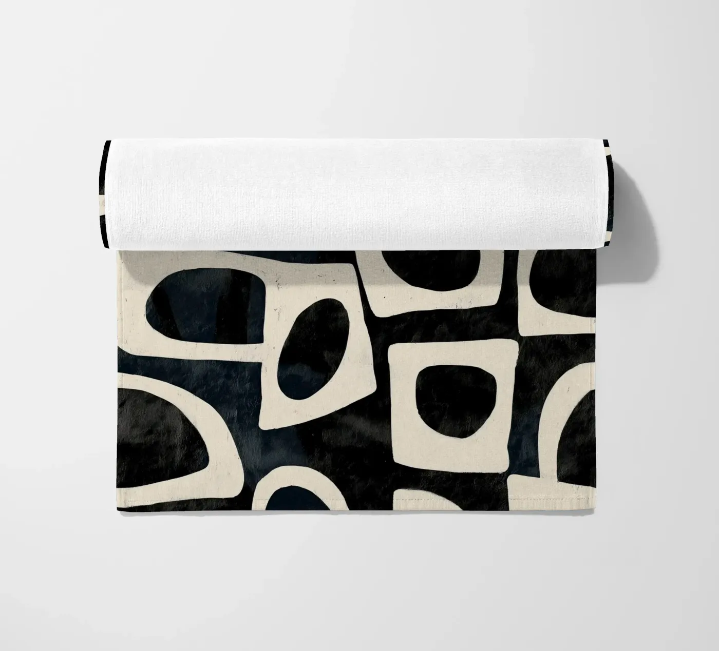 Shadowed Forms Strandtuch von Nadjaa