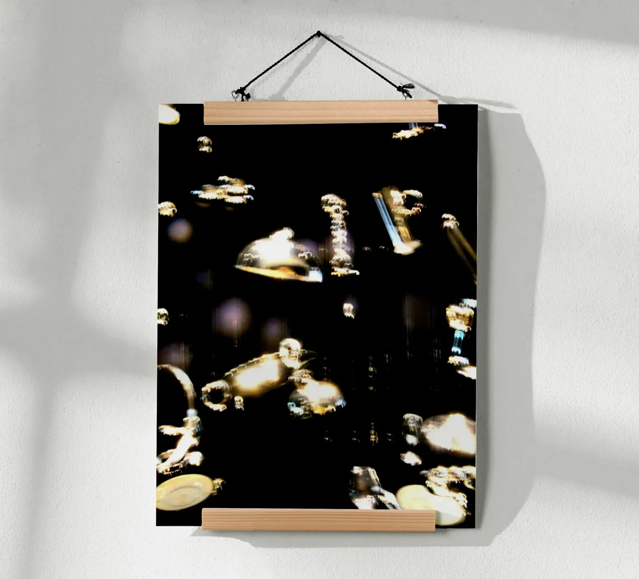 Is it shining? poster da Lise Ruault