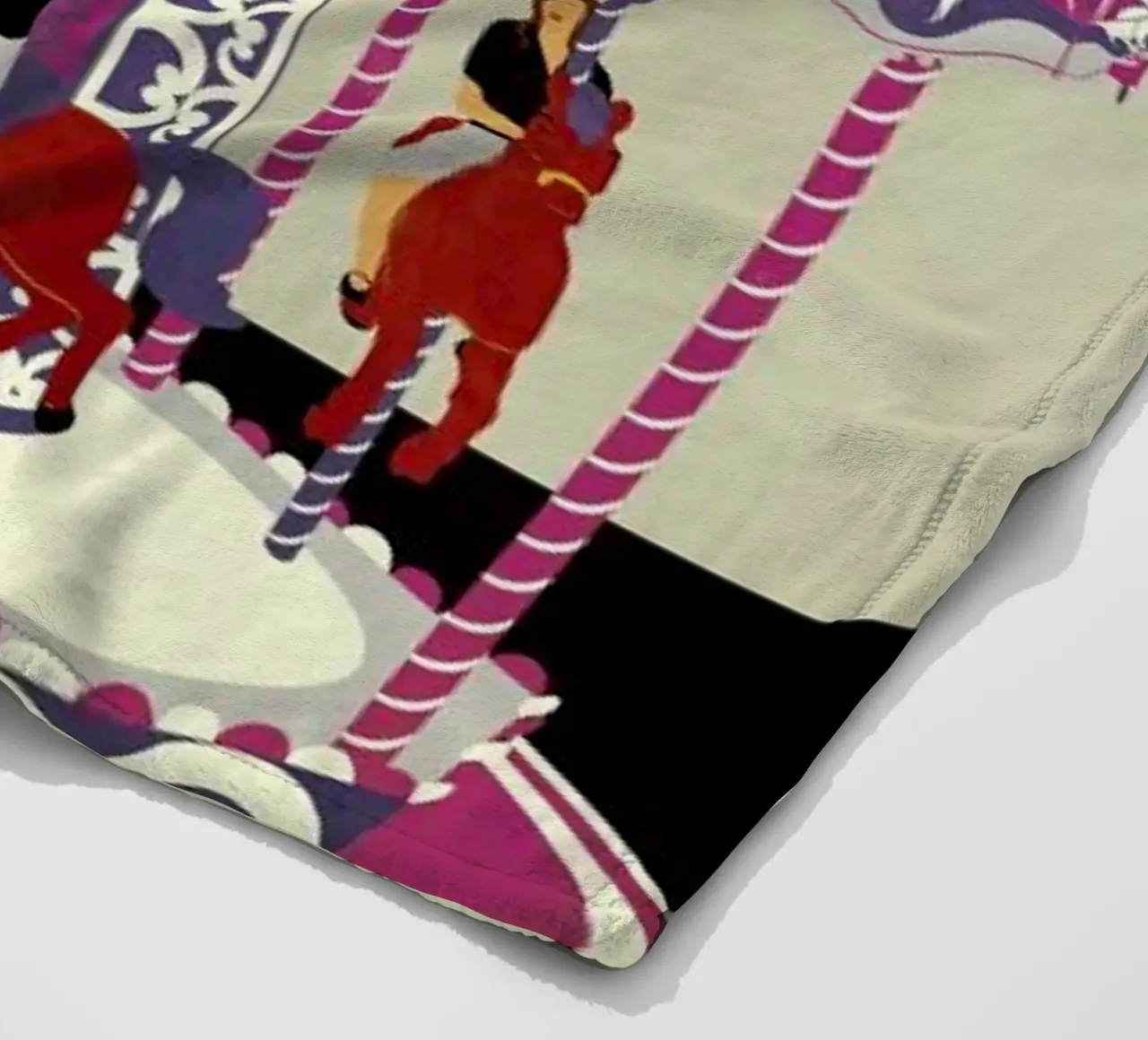 Carousel coperta in pile da Giordano Poloni