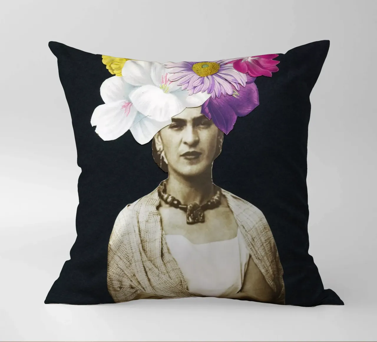 Bella Frida cuscino da Cassia Beck Collage