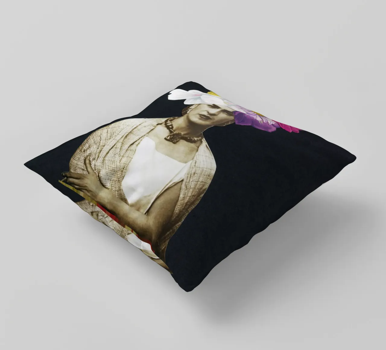 Bella Frida cuscino da Cassia Beck Collage