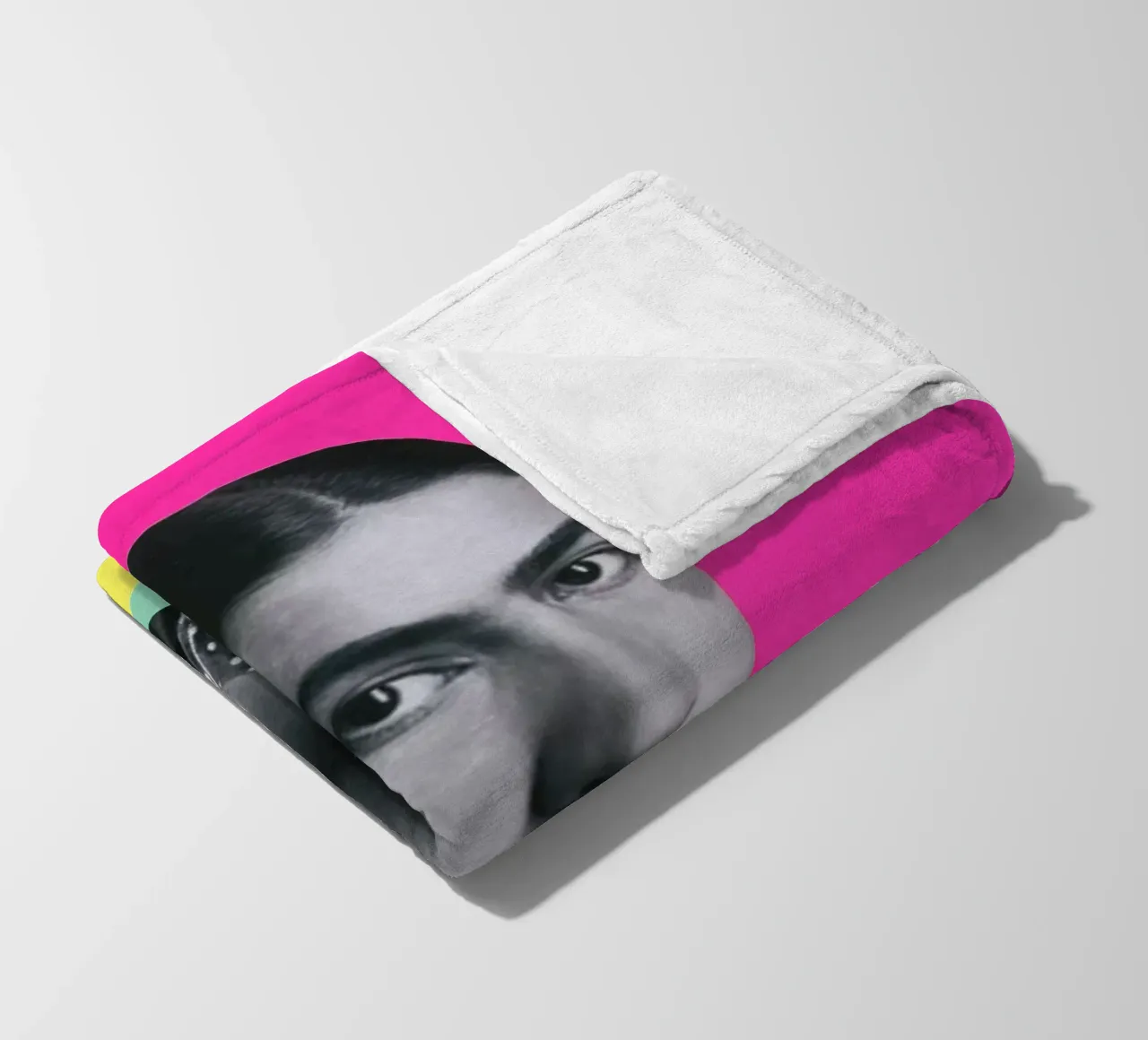 Frida moderna coperta in pile da Cassia Beck Collage