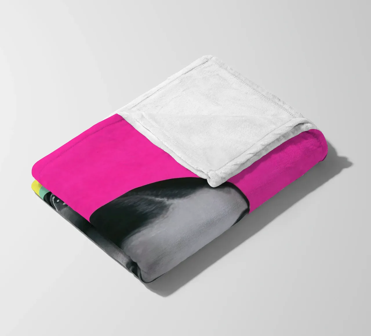 Frida moderna coperta in pile da Cassia Beck Collage