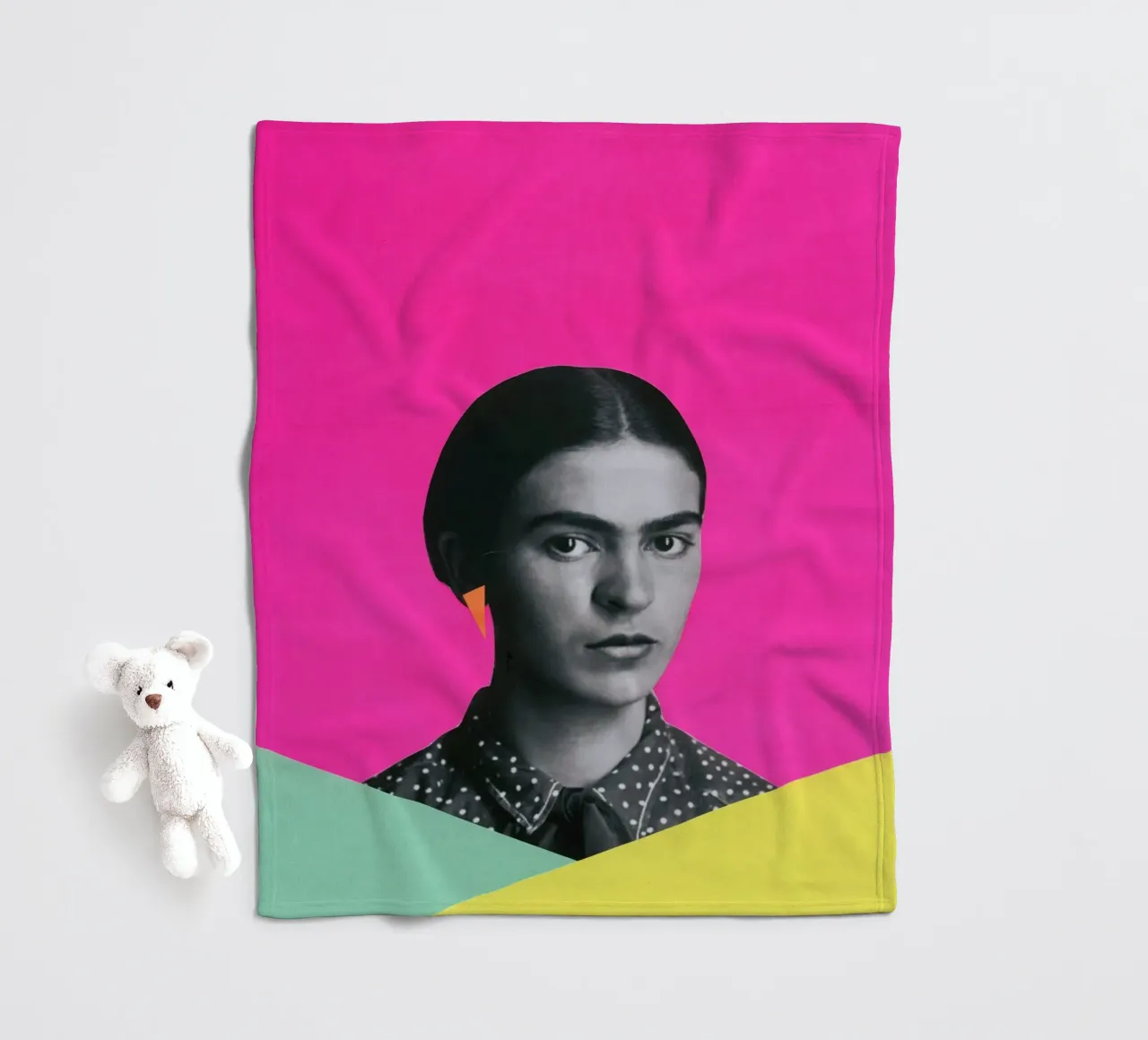 Frida moderna coperta in pile da Cassia Beck Collage
