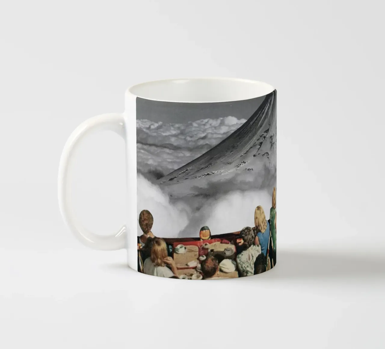 Posizione privilegiata tazza in ceramica da Cassia Beck Collage