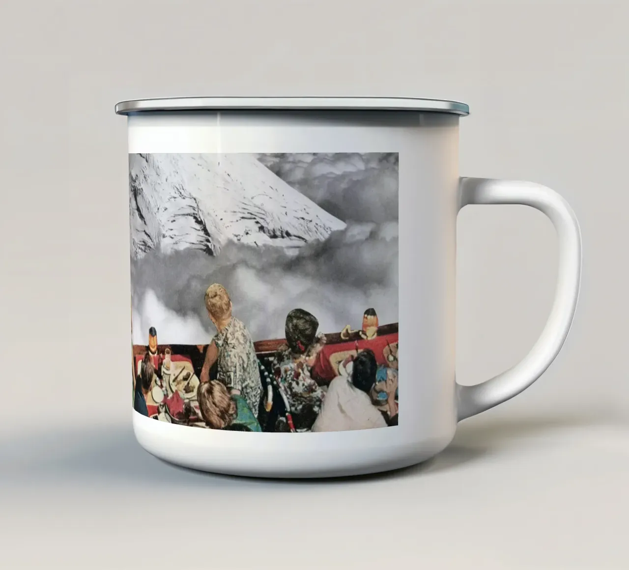 Posizione privilegiata tazza in smalto da Cassia Beck Collage