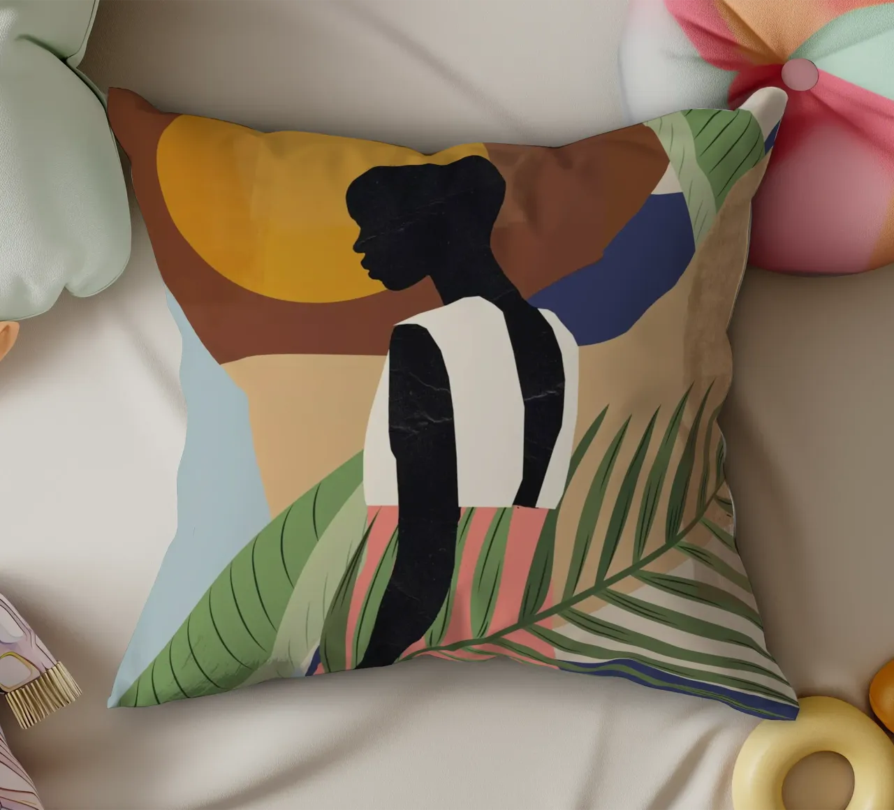 Ragazza tropicale 2 cuscino da ThingDesign