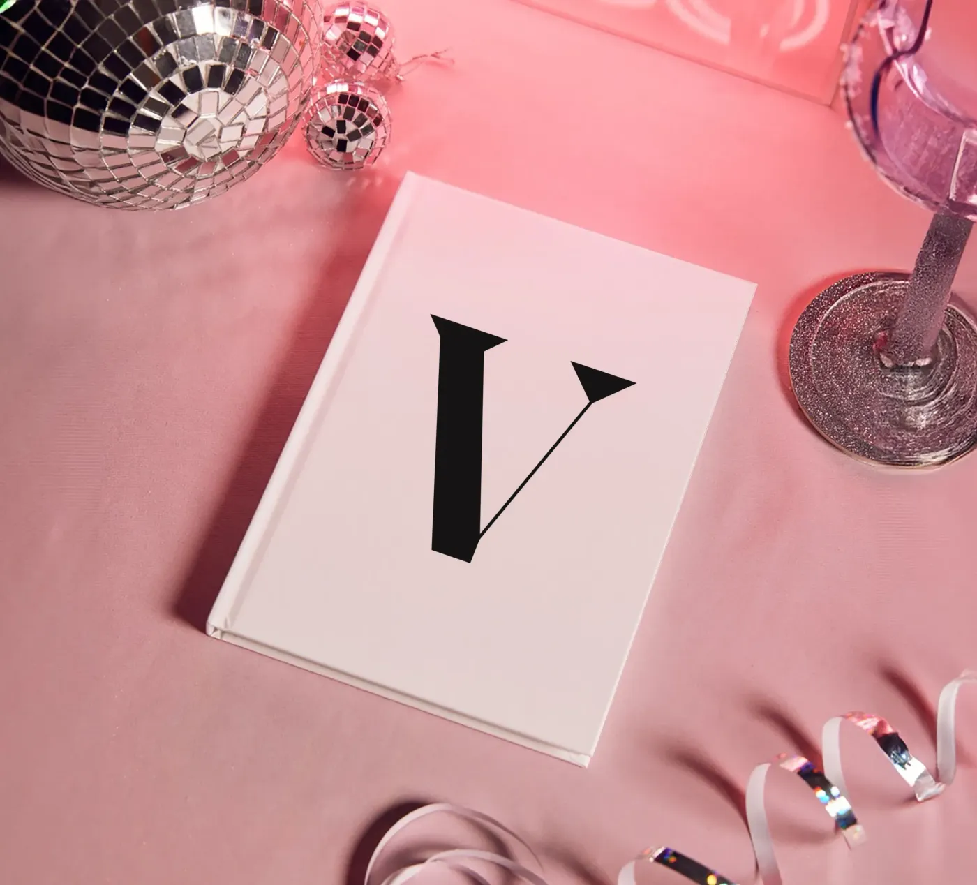 V notebook by n.4