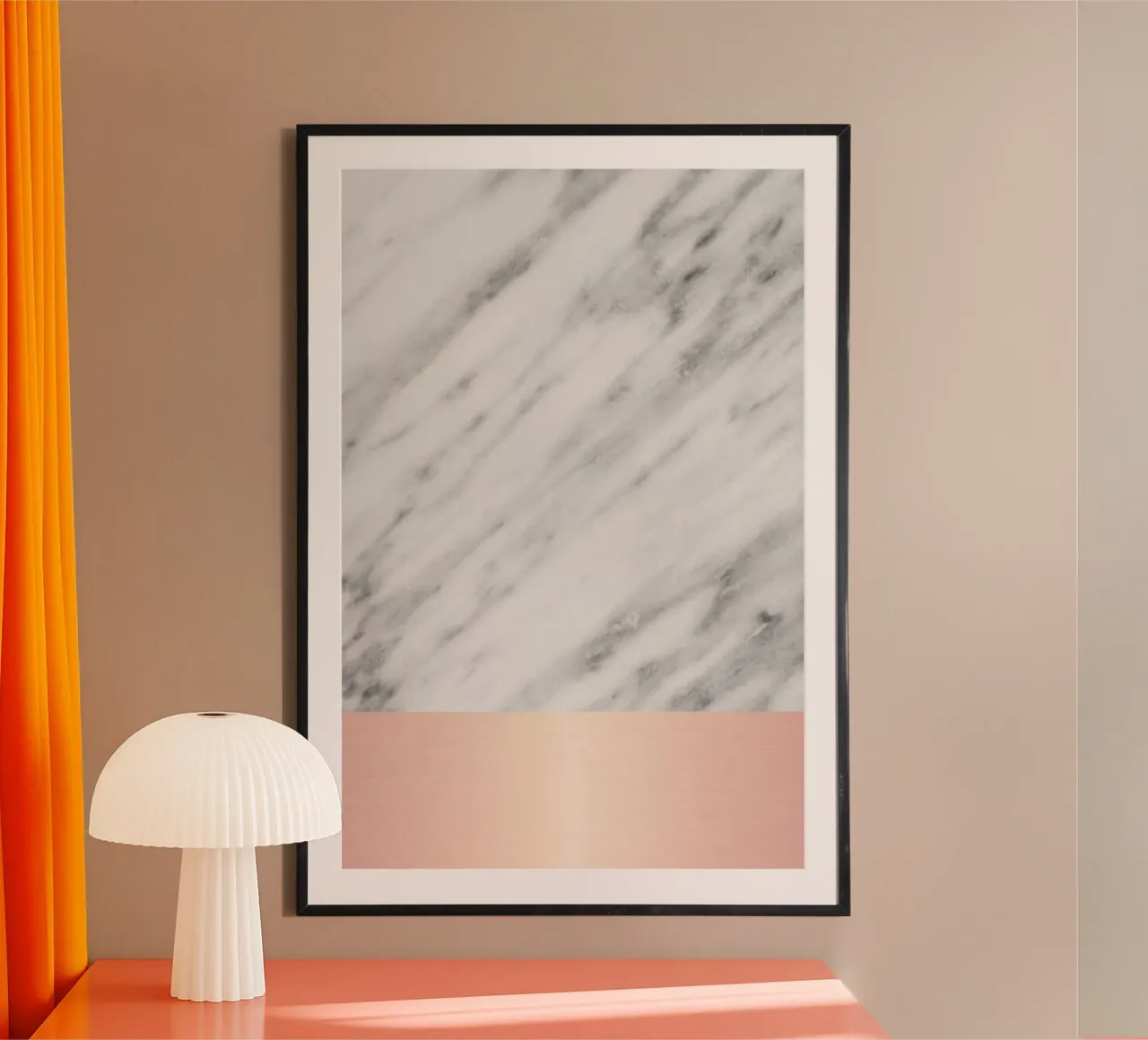 Carrara Marble Pink Edition poster con telaio in alluminio da cafelab